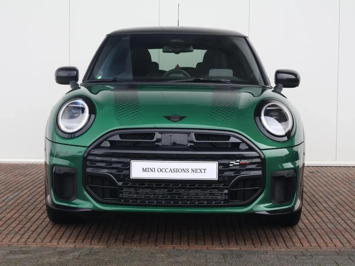 1.5 Cooper C John Cooper Works XL Comforttoegang | Panoramadak | Driving Assistant Professional | Harman Kardon | Head-Up | Elektr. Stoelen |