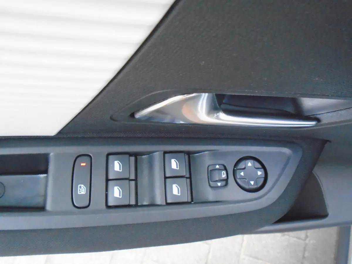 1.2 PureTech Feel,Camera,Navi,Cruise