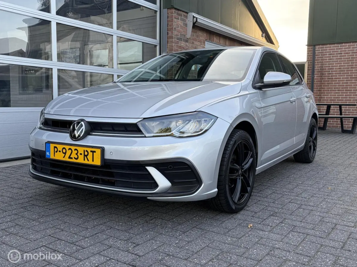 1.0 TSI Life Business|Carplay|Parkeersensoren|Stoelverwarming|17 inch|Navigatie.