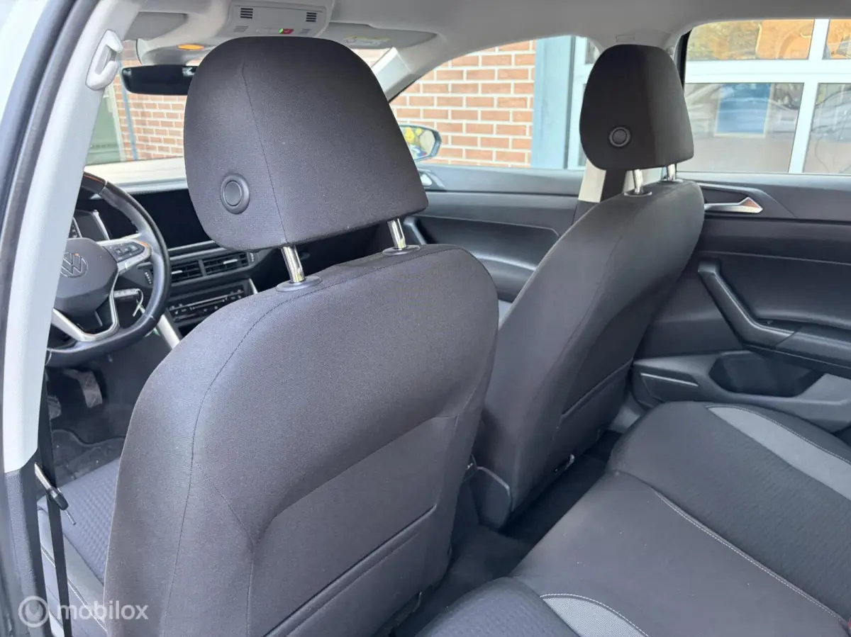 1.0 TSI Life Business|Carplay|Parkeersensoren|Stoelverwarming|17 inch|Navigatie.