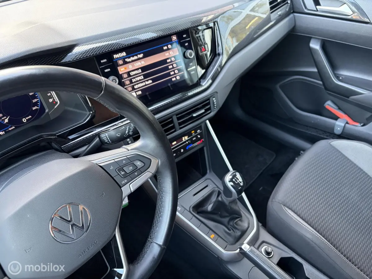 1.0 TSI Life Business|Carplay|Parkeersensoren|Stoelverwarming|17 inch|Navigatie.