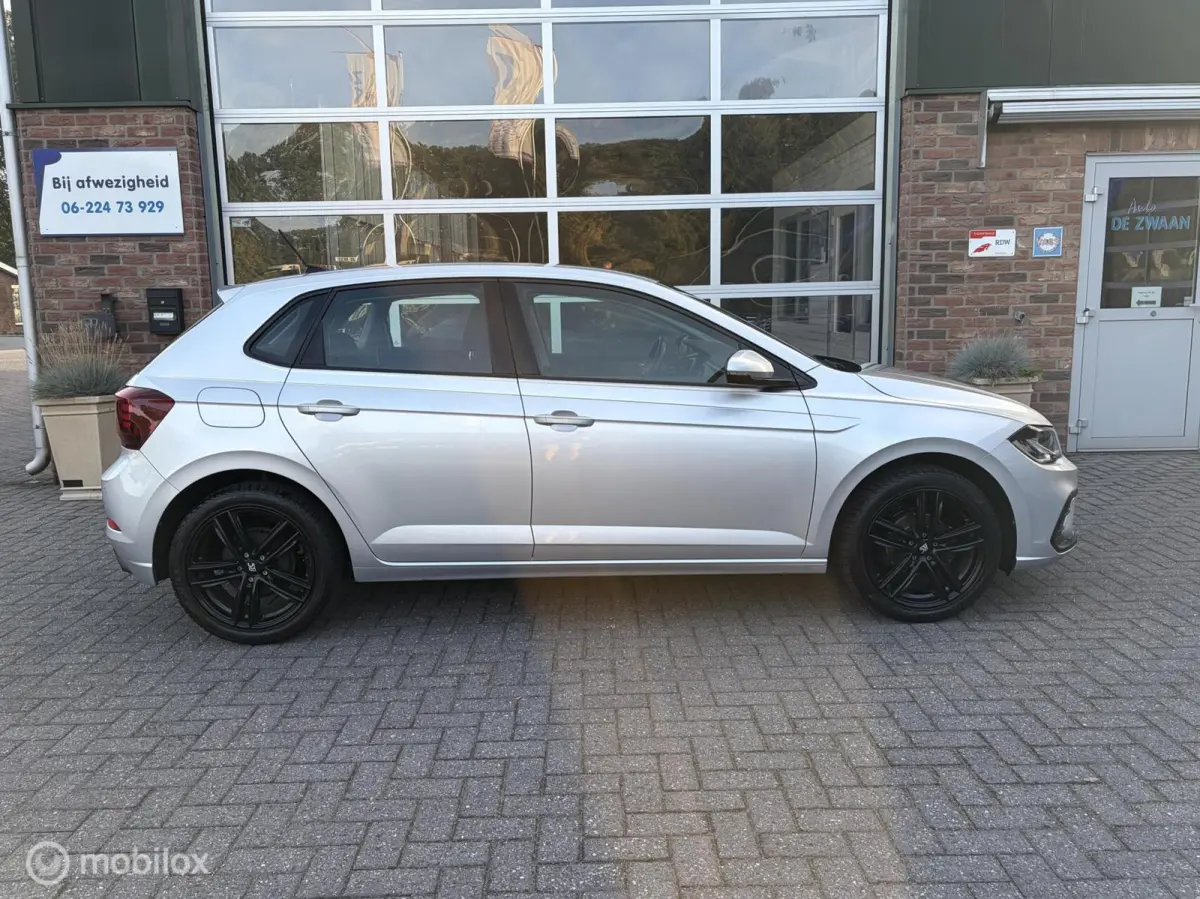1.0 TSI Life Business|Carplay|Parkeersensoren|Stoelverwarming|17 inch|Navigatie.
