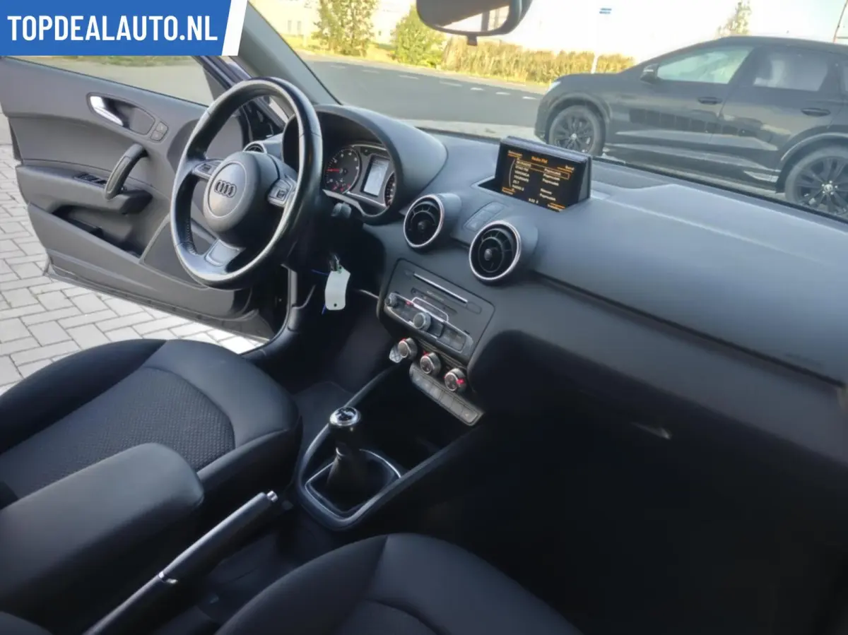 1.0 TFSI Ultra Led, Stoelverw,Navi,Clima