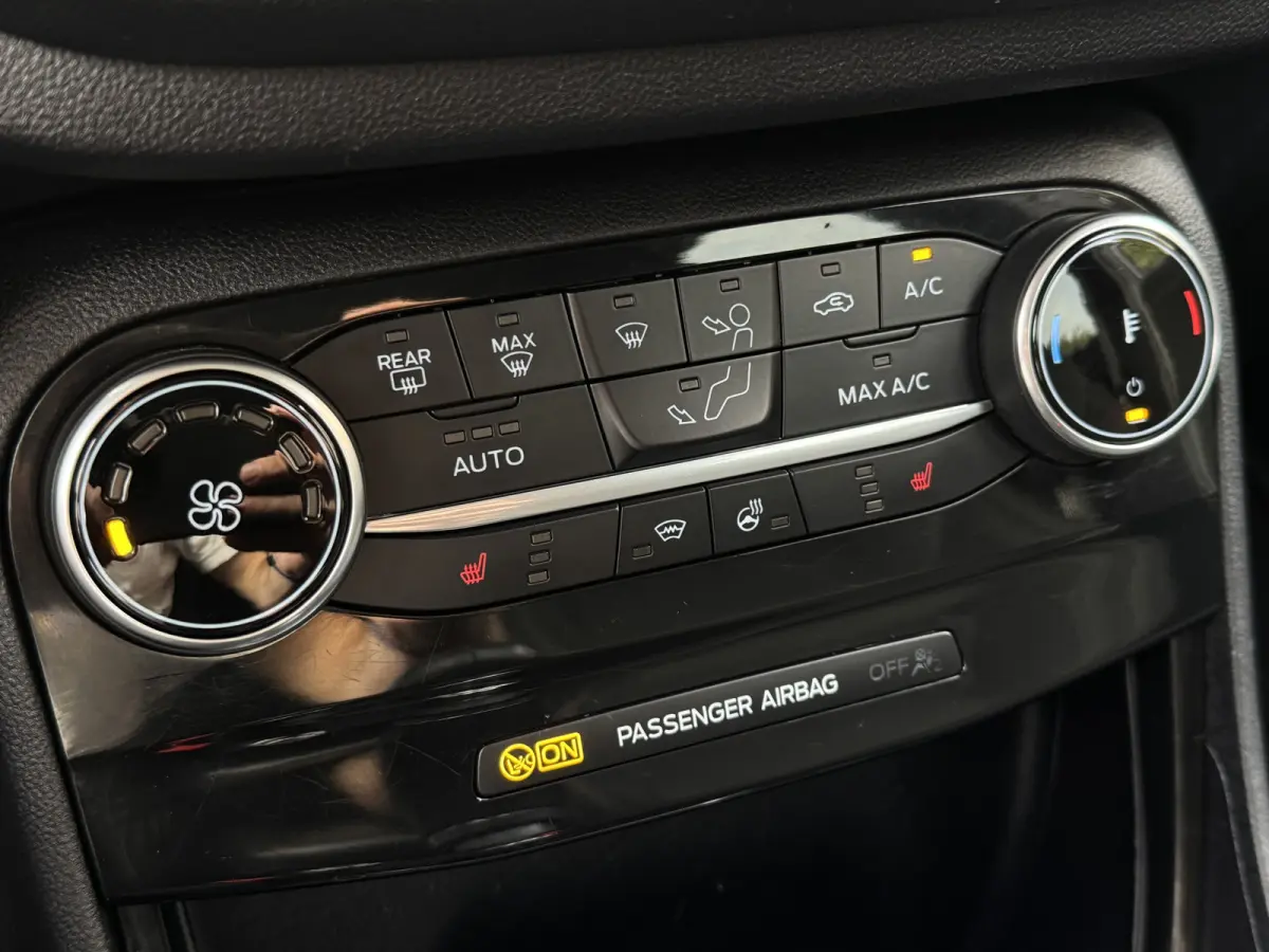 1.0 EcoBoost 125PK TITANIUM CARPLAY/NAVI/STUURVERW.