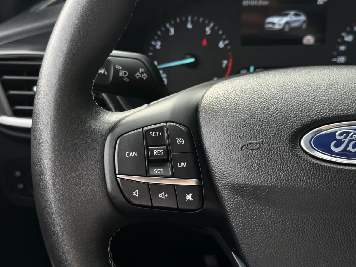 1.0 EcoBoost 125PK TITANIUM CARPLAY/NAVI/STUURVERW.