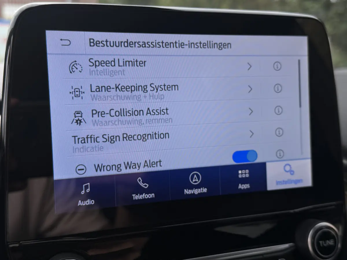 1.0 EcoBoost 125PK TITANIUM CARPLAY/NAVI/STUURVERW.
