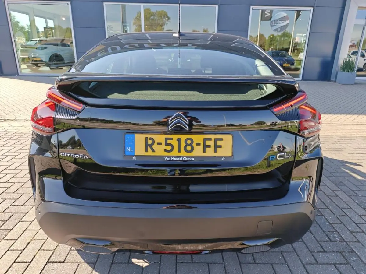 Feel 50 kWh DRAADLOOS CARPLAY | CAMERA | LED KOPLAMPEN | 18" VELGEN