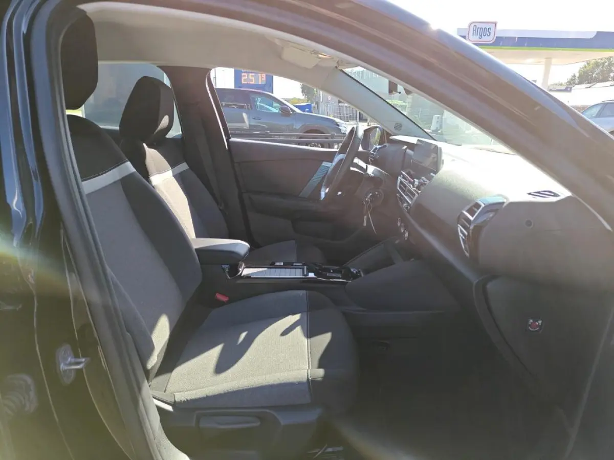 Feel 50 kWh DRAADLOOS CARPLAY | CAMERA | LED KOPLAMPEN | 18" VELGEN