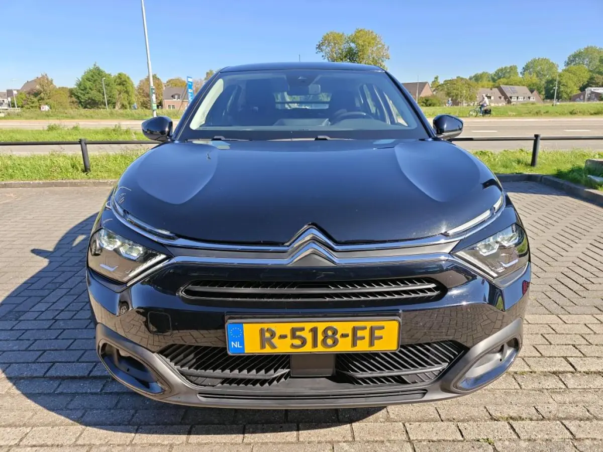 Feel 50 kWh DRAADLOOS CARPLAY | CAMERA | LED KOPLAMPEN | 18" VELGEN