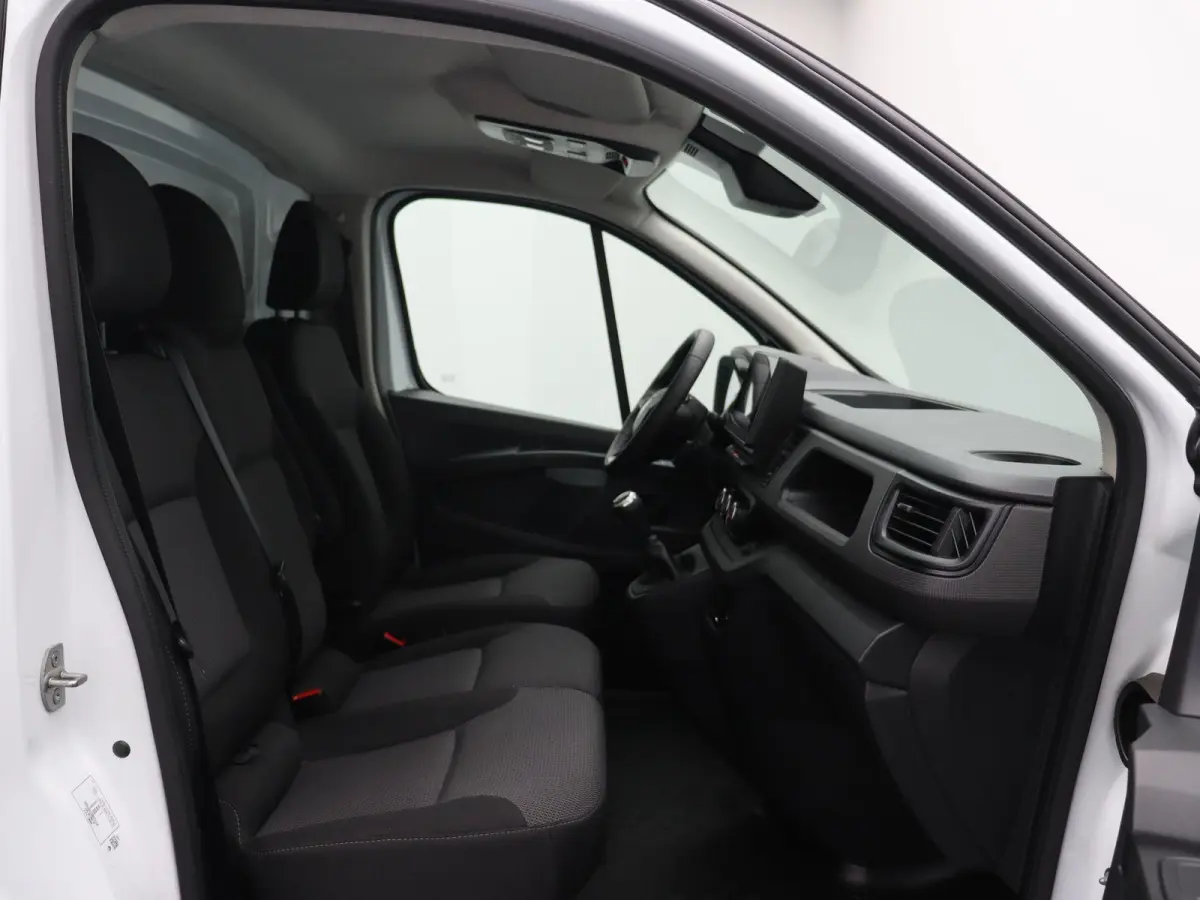 2.0 dCi 110pk T30 L2H1 Comfort | Laadruimtepakket | Vierseizoenbanden | Parkeersensoren achter | Keyless entry |
