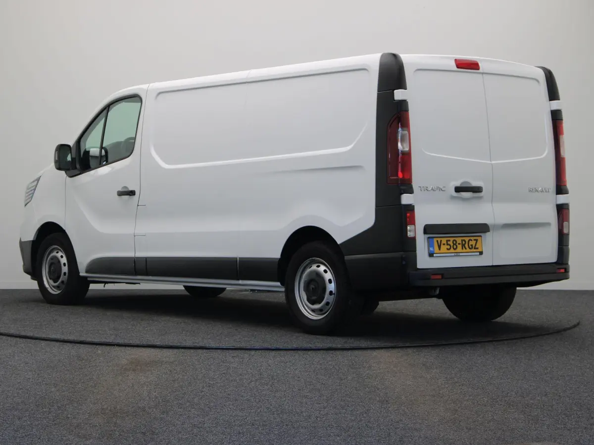 2.0 dCi 110pk T30 L2H1 Comfort | Laadruimtepakket | Vierseizoenbanden | Parkeersensoren achter | Keyless entry |