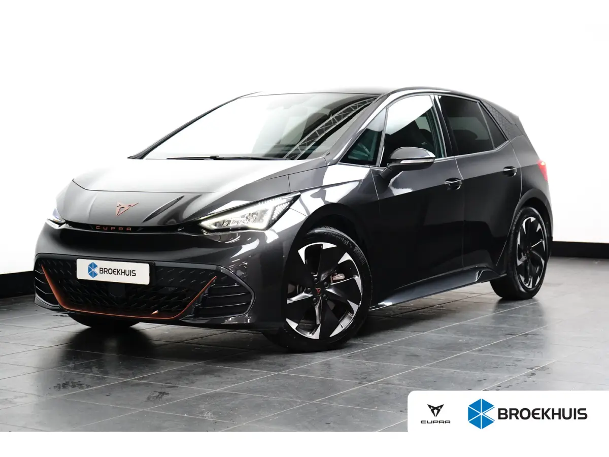 Performance 82kWh 230PK | NAVIGATIE | FULL LED | APP CONNECT | 19 INCH | STUURVERWARMING