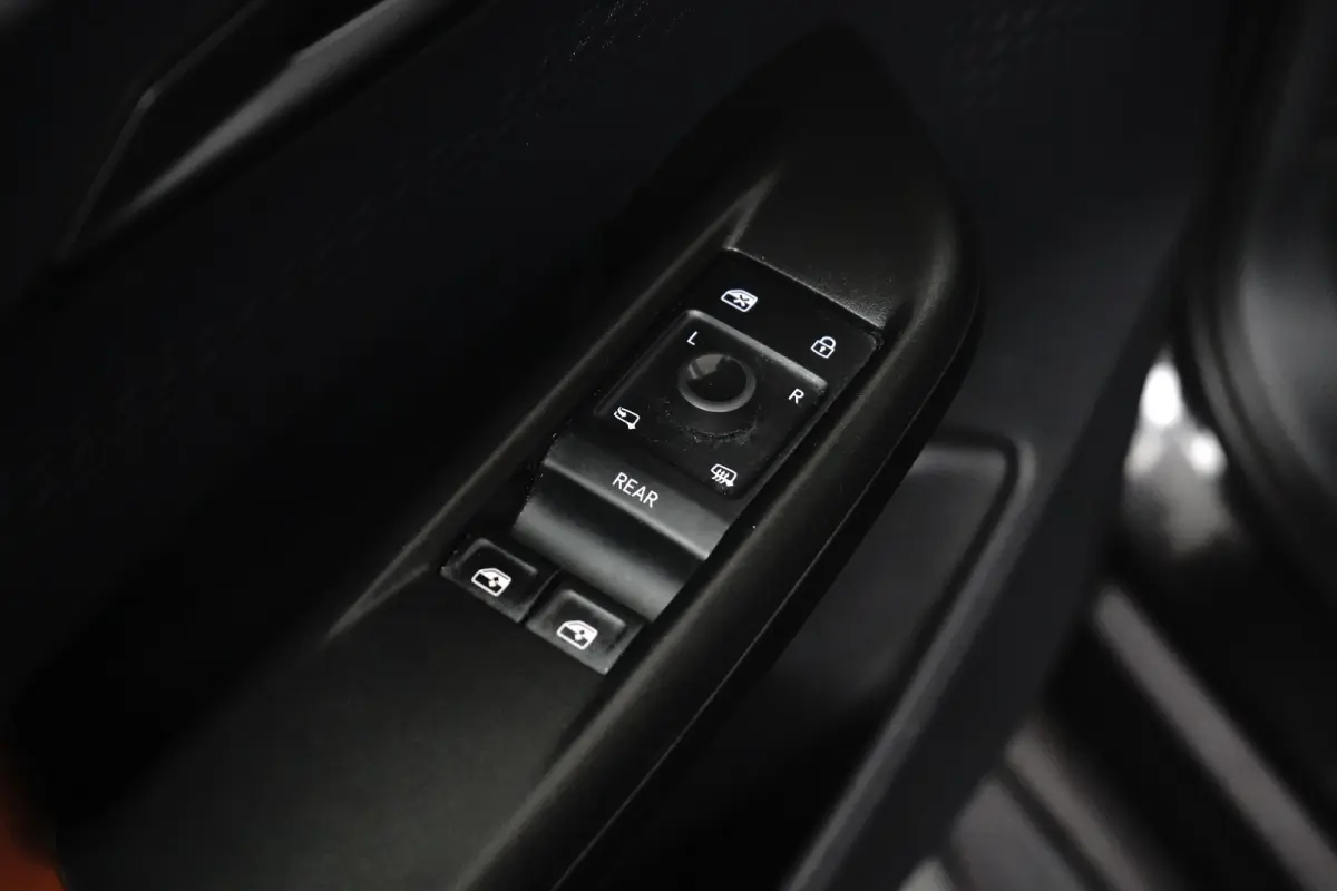 Performance 82kWh 230PK | NAVIGATIE | FULL LED | APP CONNECT | 19 INCH | STUURVERWARMING