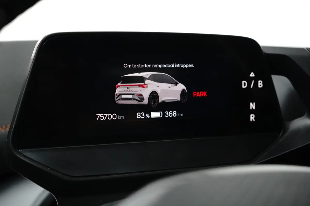 Performance 82kWh 230PK | NAVIGATIE | FULL LED | APP CONNECT | 19 INCH | STUURVERWARMING