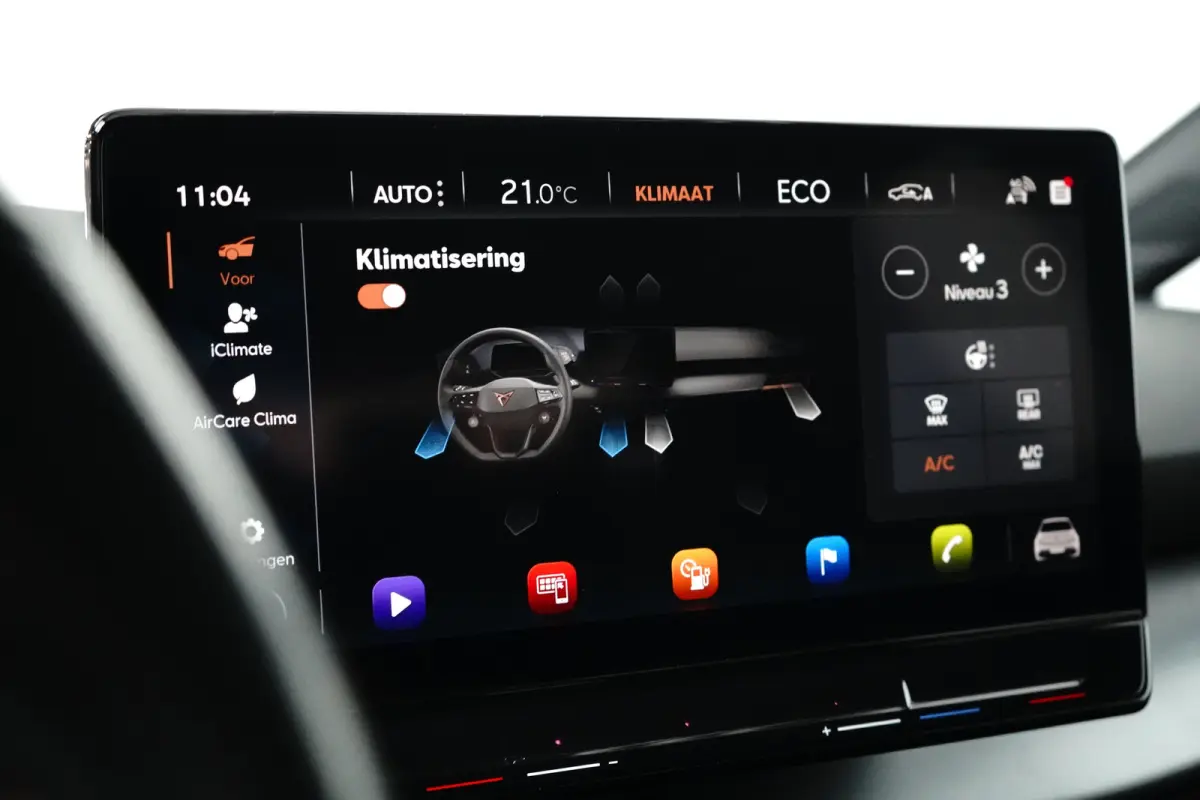 Performance 82kWh 230PK | NAVIGATIE | FULL LED | APP CONNECT | 19 INCH | STUURVERWARMING