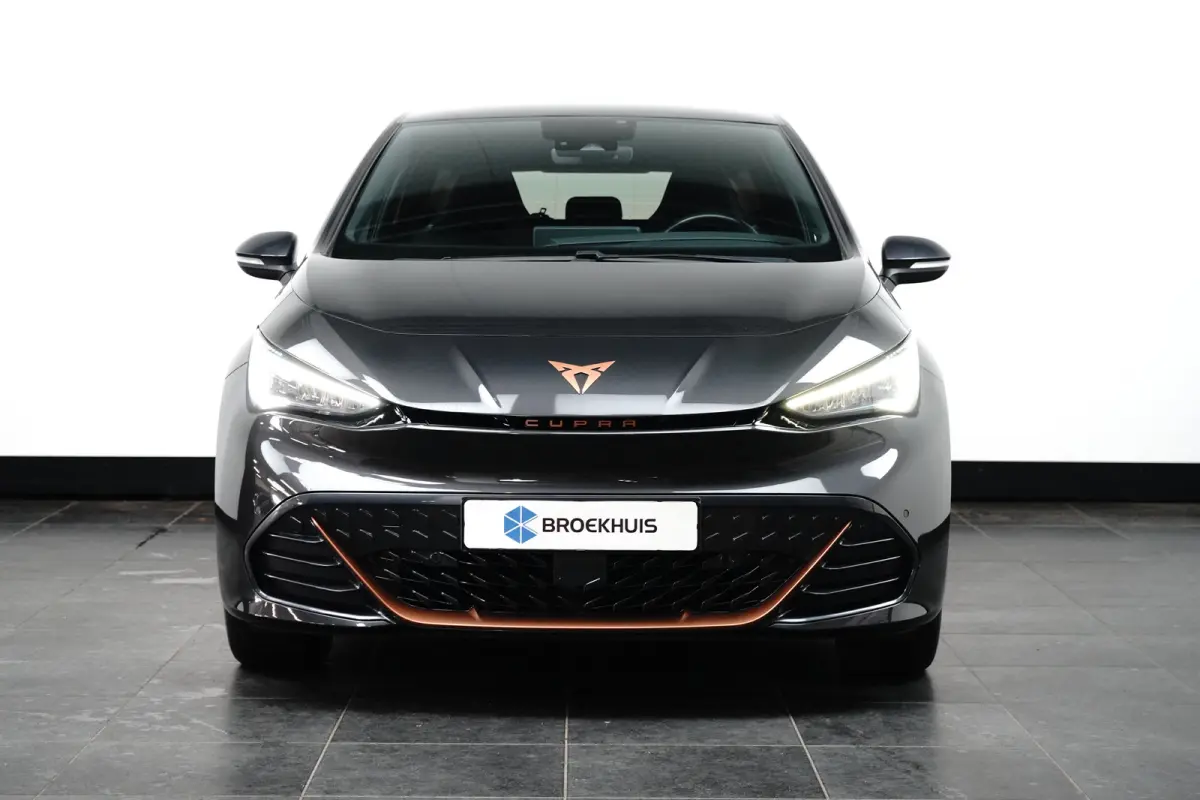 Performance 82kWh 230PK | NAVIGATIE | FULL LED | APP CONNECT | 19 INCH | STUURVERWARMING