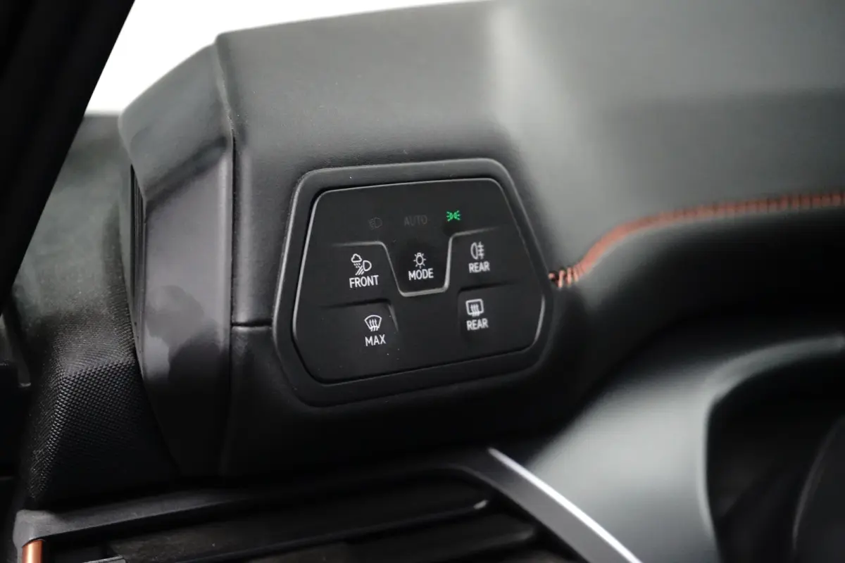 Performance 82kWh 230PK | NAVIGATIE | FULL LED | APP CONNECT | 19 INCH | STUURVERWARMING