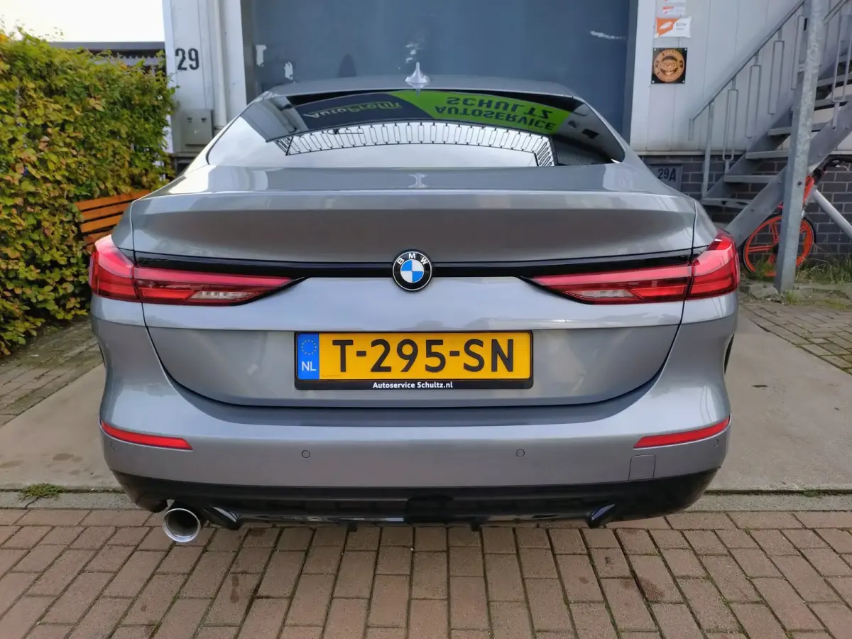 218i Dealer onderhouden!