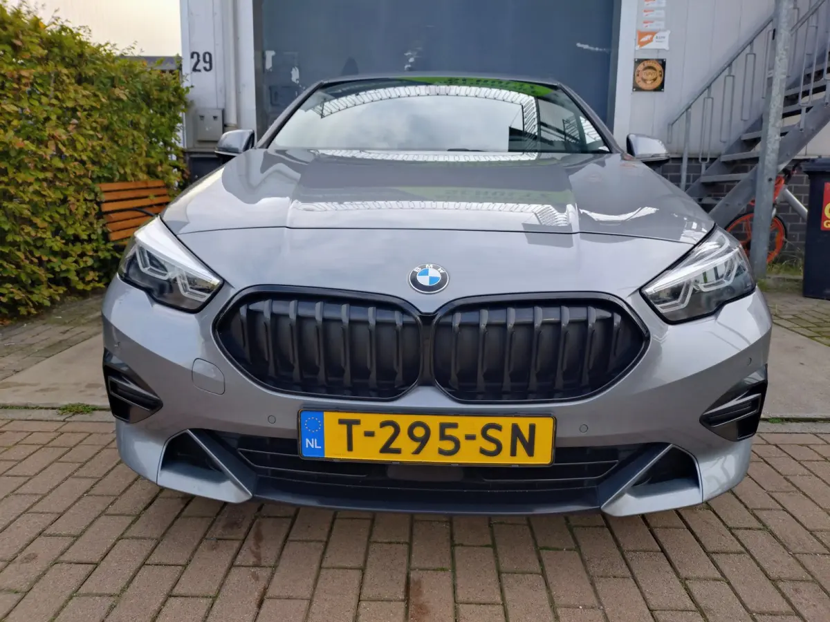218i Dealer onderhouden!