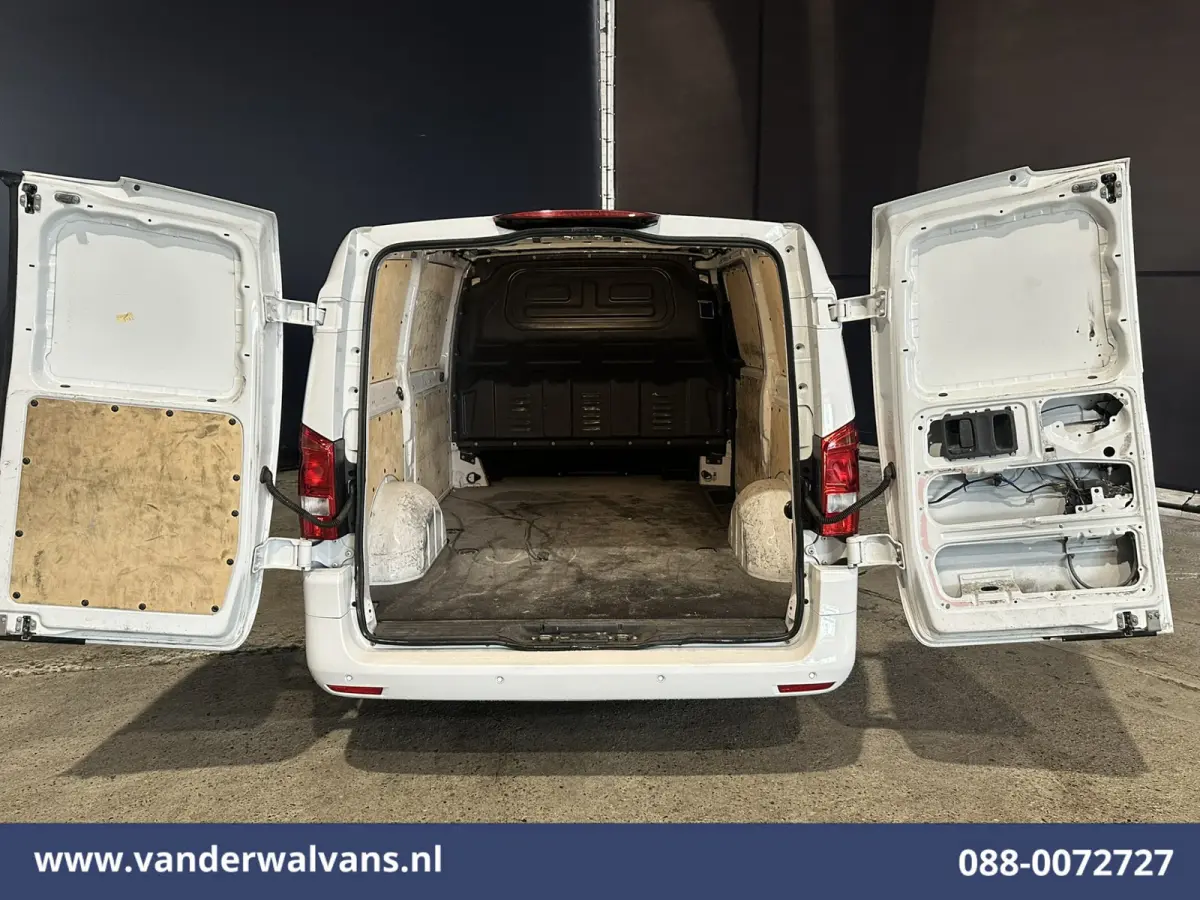 114 CDI 136pk L2H1 Euro6 Airco | Camera | Navigatie | Cruisecontrol | Apple Carplay Android Auto, Parkeersensoren, Bijrijdersbank, Bumper in de kleur.