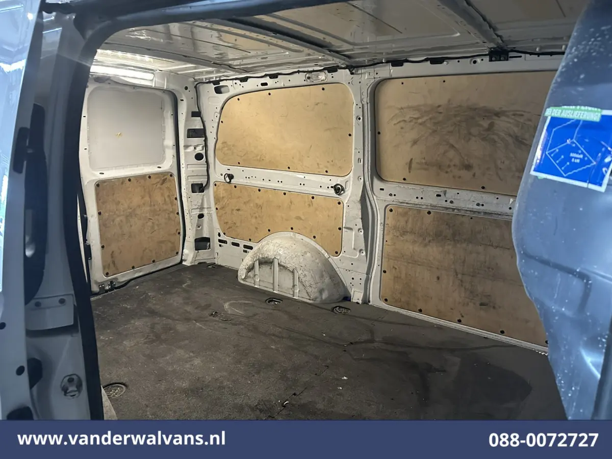 114 CDI 136pk L2H1 Euro6 Airco | Camera | Navigatie | Cruisecontrol | Apple Carplay Android Auto, Parkeersensoren, Bijrijdersbank, Bumper in de kleur.