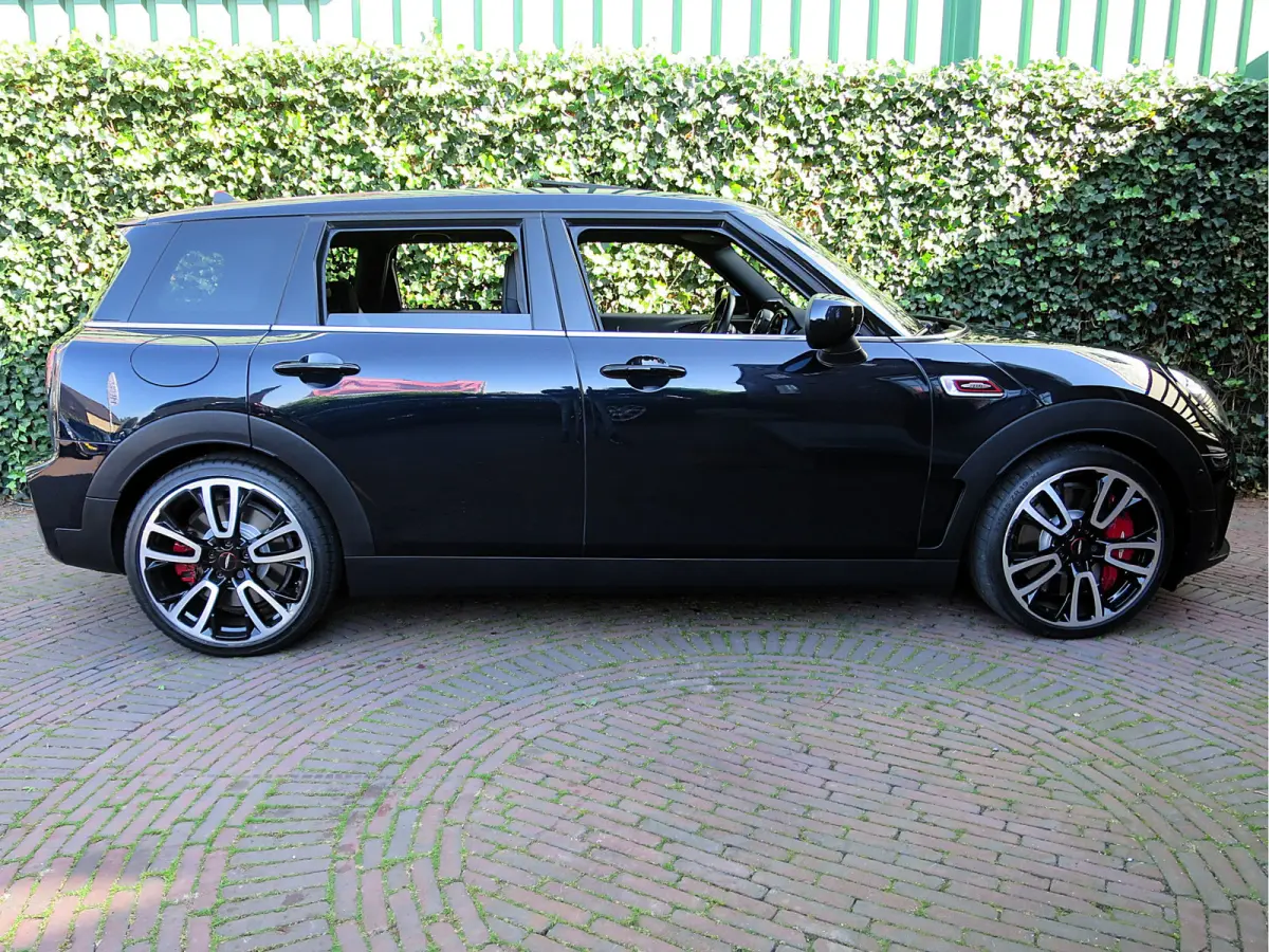 2.0 JCW ALL4 Chili F54 LCI NL-auto, 306pk, Pano, HK, HUD, A.cam en 19"