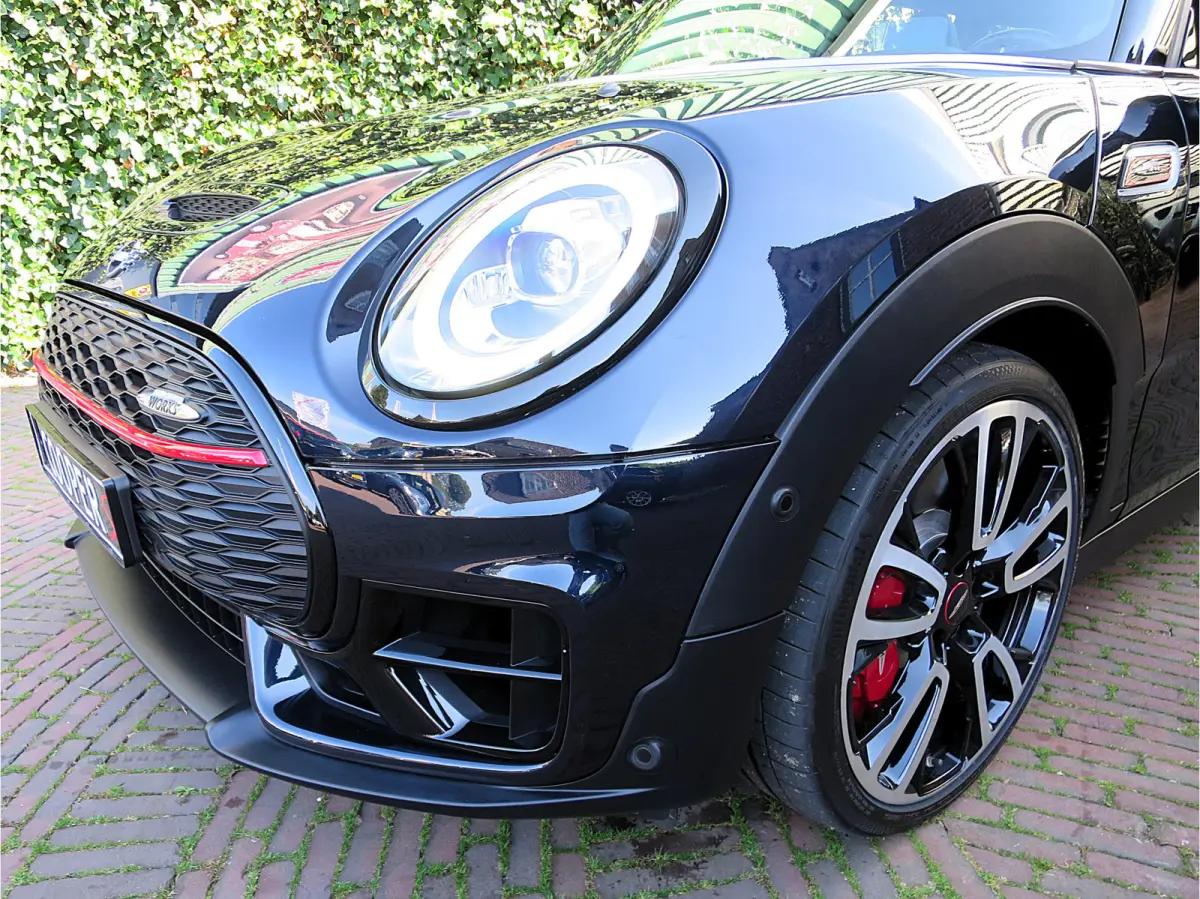 2.0 JCW ALL4 Chili F54 LCI NL-auto, 306pk, Pano, HK, HUD, A.cam en 19"