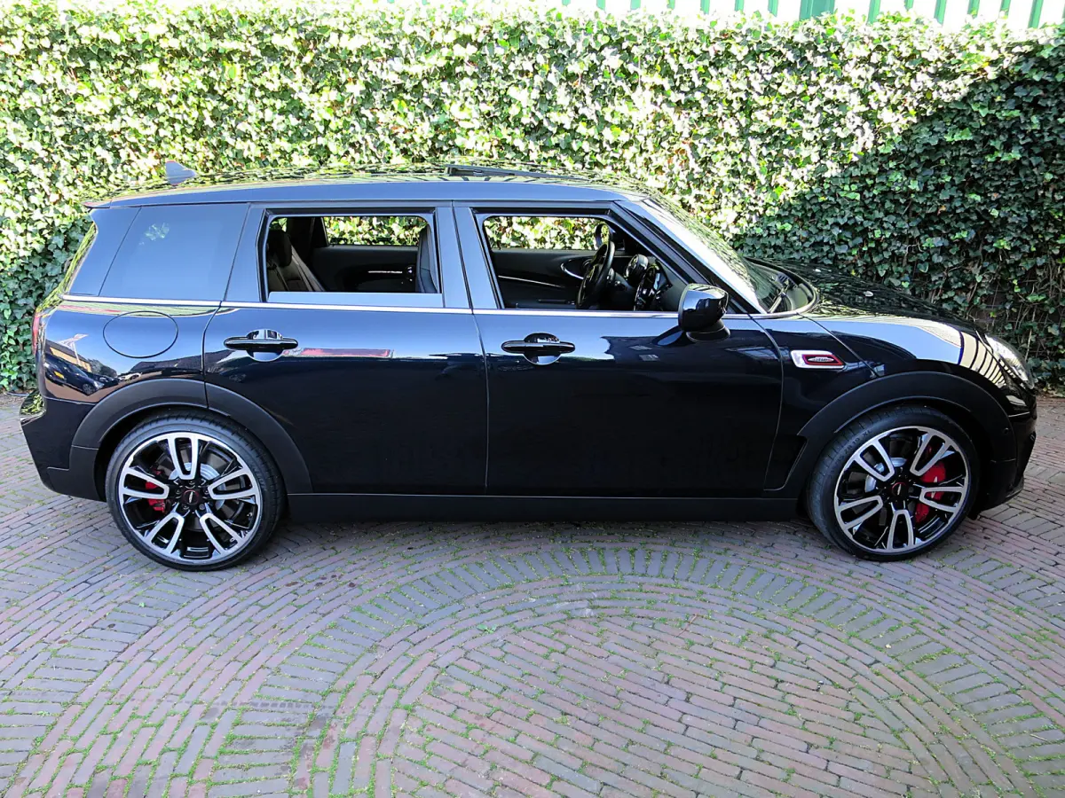 2.0 JCW ALL4 Chili F54 LCI NL-auto, 306pk, Pano, HK, HUD, A.cam en 19"