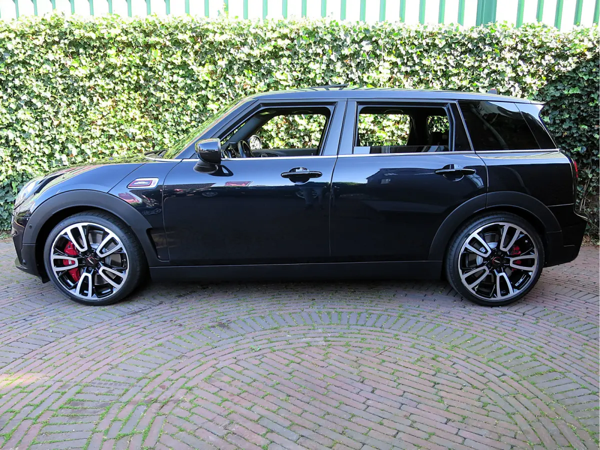 2.0 JCW ALL4 Chili F54 LCI NL-auto, 306pk, Pano, HK, HUD, A.cam en 19"