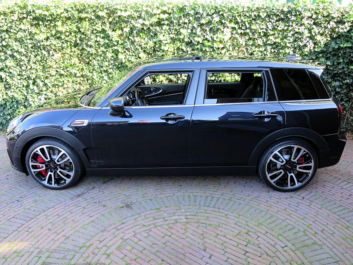 2.0 JCW ALL4 Chili F54 LCI NL-auto, 306pk, Pano, HK, HUD, A.cam en 19"