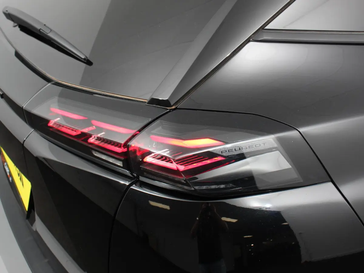 EV Allure Pack 54 kWh Soh 100 % Navigatie Apple Carplay/Android Auto Climate Control Parkeer sensoren Lichtmetalen Velgen
