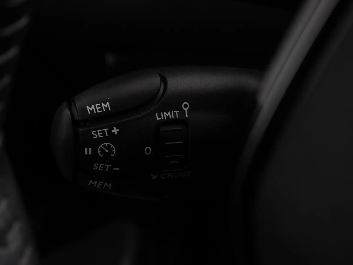 EV Allure Pack 54 kWh Soh 100 % Navigatie Apple Carplay/Android Auto Climate Control Parkeer sensoren Lichtmetalen Velgen