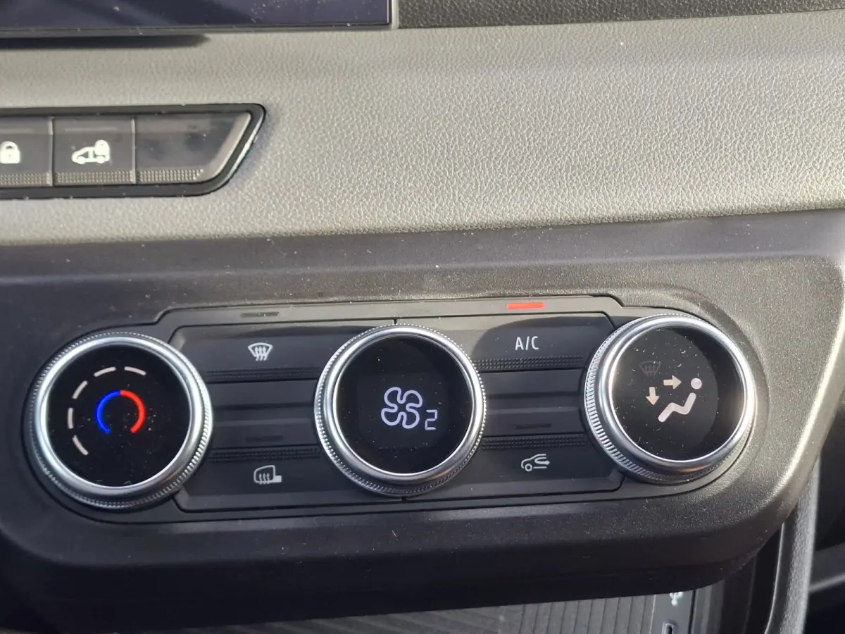 T35 L2H2 Extra long range 87 kWh | Betimmering | Achteruitrijcamera | PDC Voor en Achter | Cruise Control | Airco | Trekhaak |