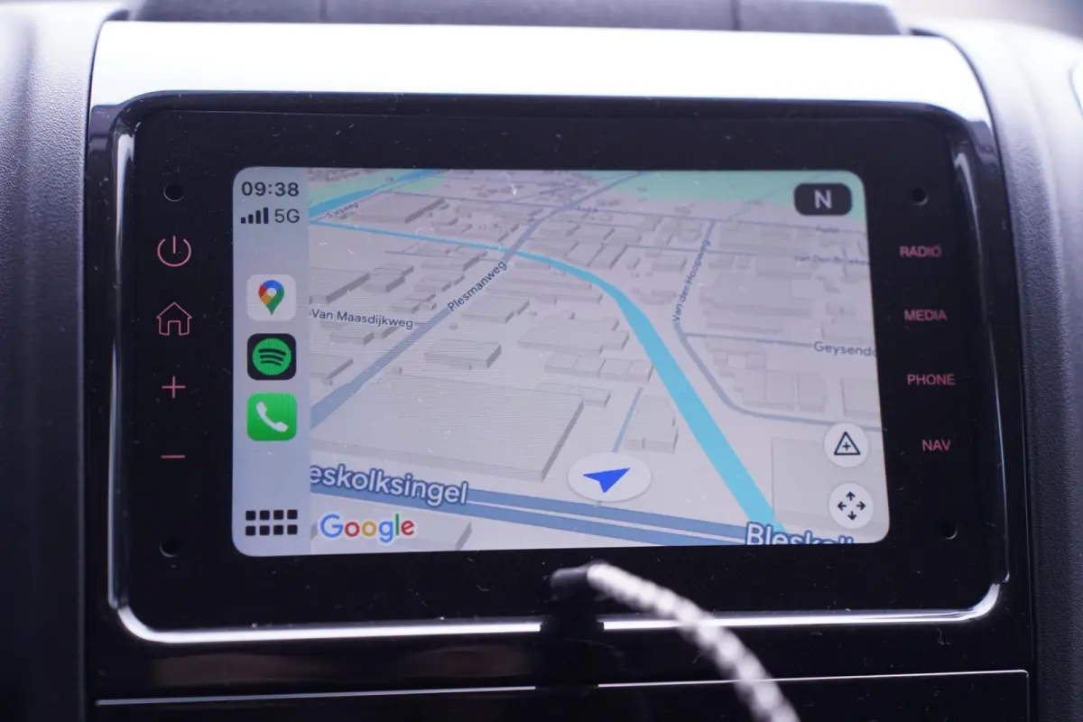 2.2D 140 pk L2H2 Imperiaal met Trap, Trekhaak Navi, Camera, Apple Carplay, Airco ECC, 3-Zits