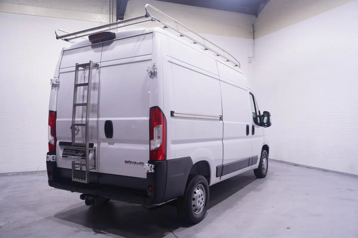2.2D 140 pk L2H2 Imperiaal met Trap, Trekhaak Navi, Camera, Apple Carplay, Airco ECC, 3-Zits