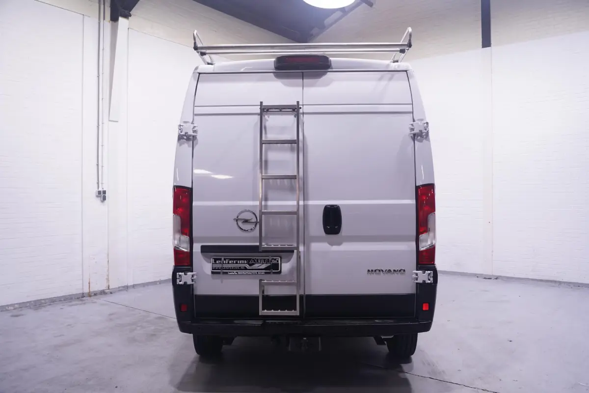 2.2D 140 pk L2H2 Imperiaal met Trap, Trekhaak Navi, Camera, Apple Carplay, Airco ECC, 3-Zits