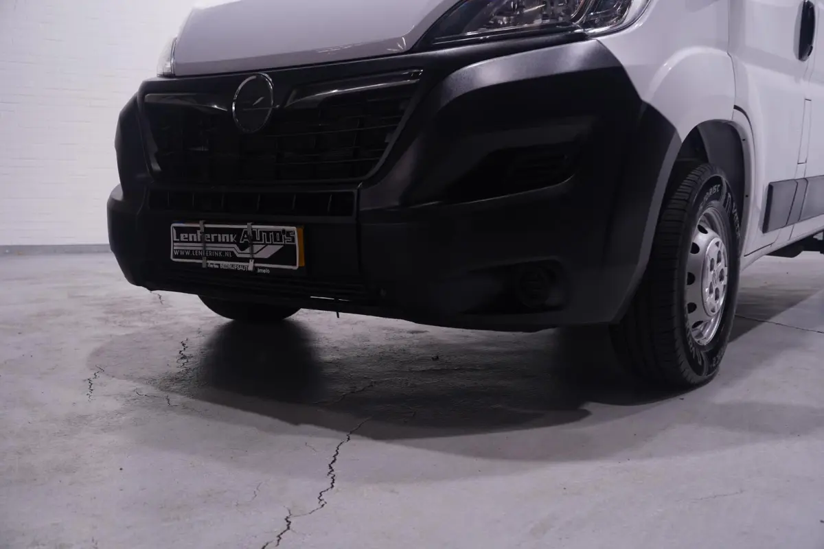 2.2D 140 pk L2H2 Imperiaal met Trap, Trekhaak Navi, Camera, Apple Carplay, Airco ECC, 3-Zits