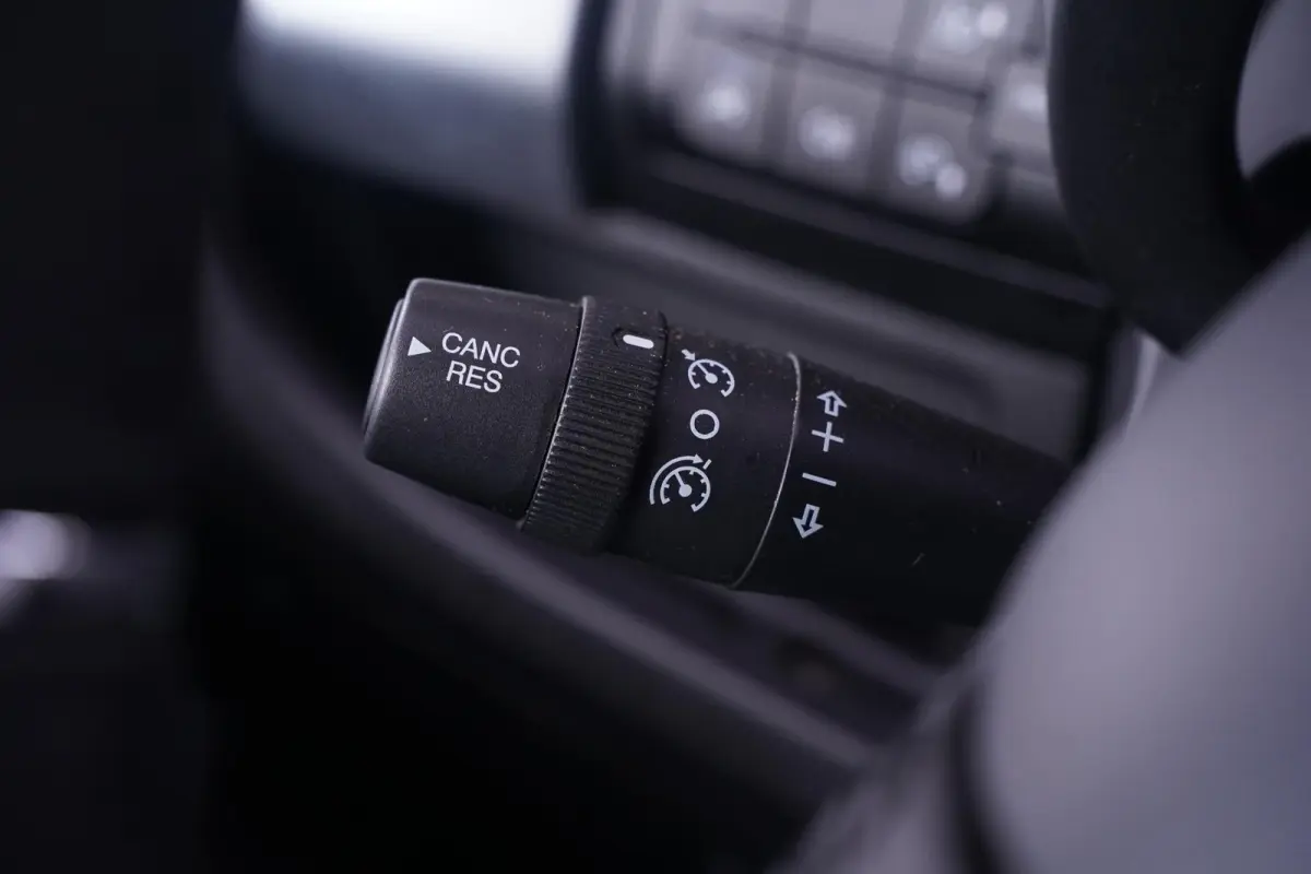 2.2D 140 pk L2H2 Imperiaal met Trap, Trekhaak Navi, Camera, Apple Carplay, Airco ECC, 3-Zits