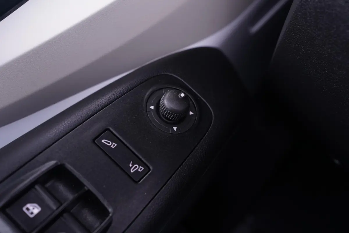 2.2D 140 pk L2H2 Imperiaal met Trap, Trekhaak Navi, Camera, Apple Carplay, Airco ECC, 3-Zits