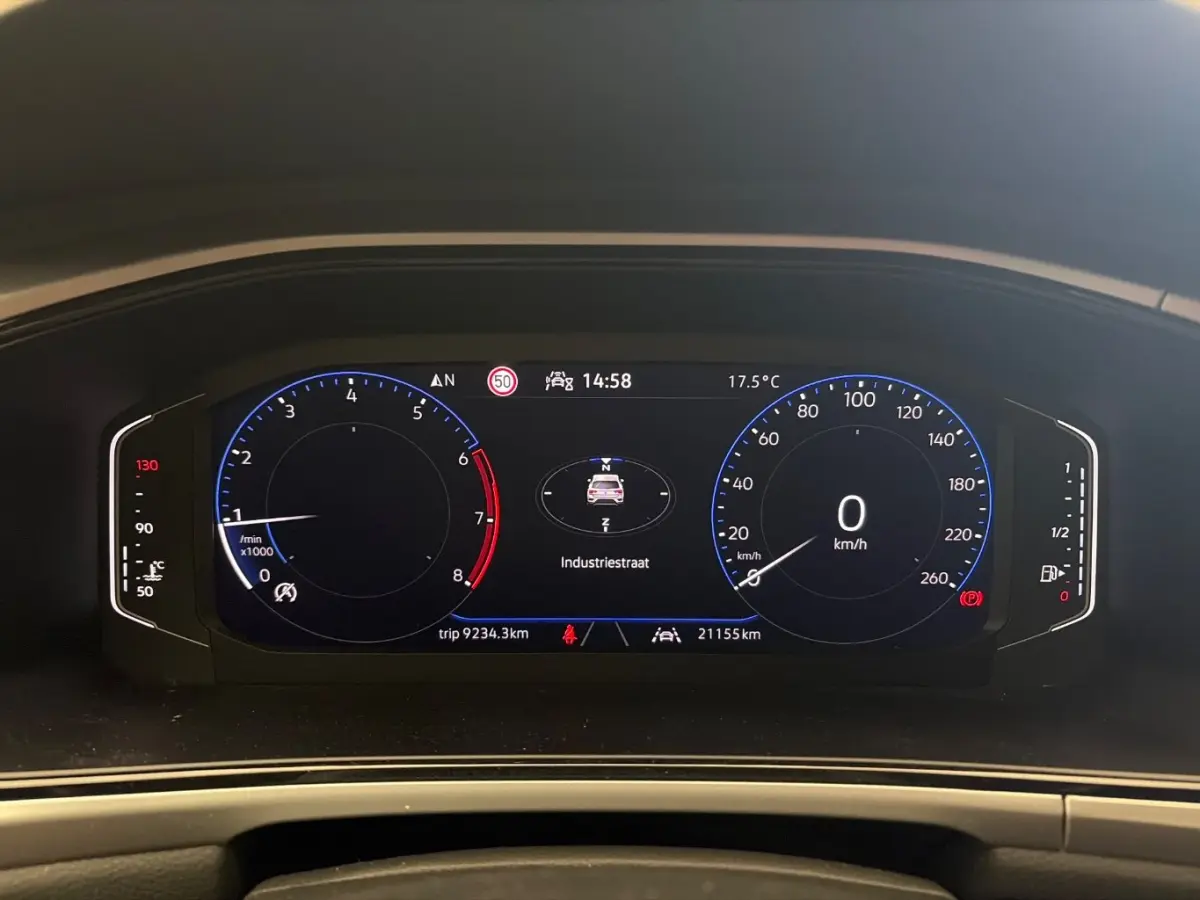 1.5 TSI Life Edition Camera | Climate | Adaptieve Cruise | Carplay | Digitaal Dashboard | Parkeersensoren | 17"| Achteruitrijcamera | Airco (automatisch) | Apple Carplay/Android Auto|telefoo