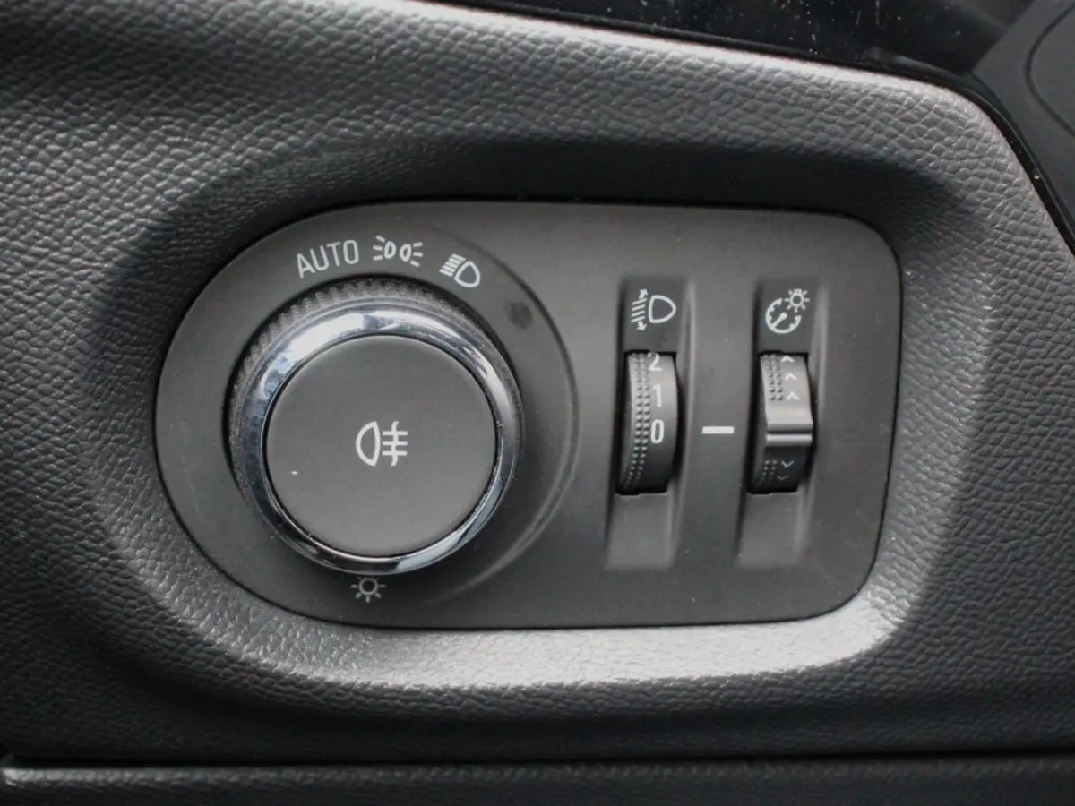 1.2 Turbo 100pk Automaat GS Navigatie Apple Carplay/Android Auto Digitale Cockpit Camera Parkeer sensoren Airco