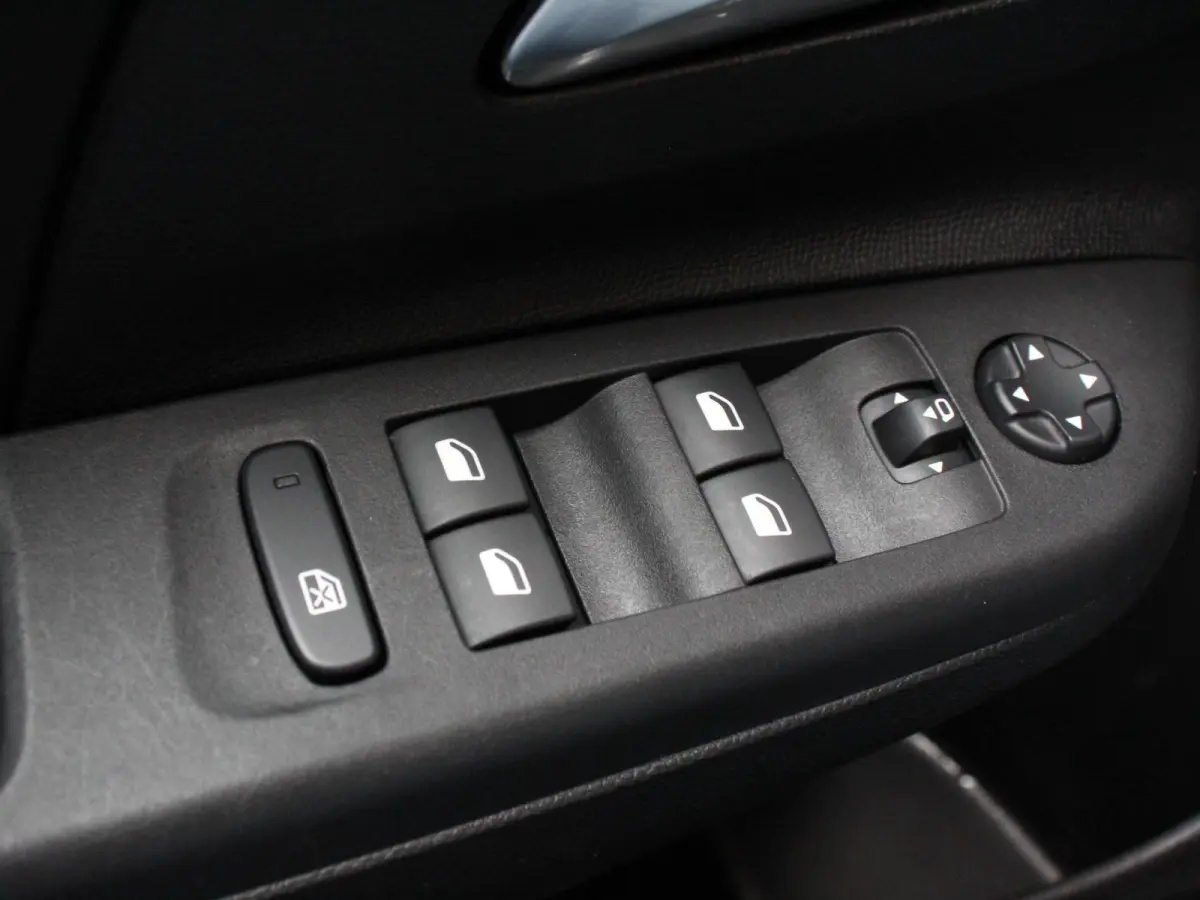 1.2 Turbo 100pk Automaat GS Navigatie Apple Carplay/Android Auto Digitale Cockpit Camera Parkeer sensoren Airco