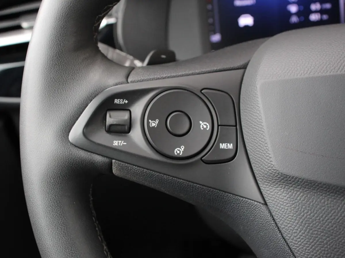 1.2 Turbo 100pk Automaat GS Navigatie Apple Carplay/Android Auto Digitale Cockpit Camera Parkeer sensoren Airco
