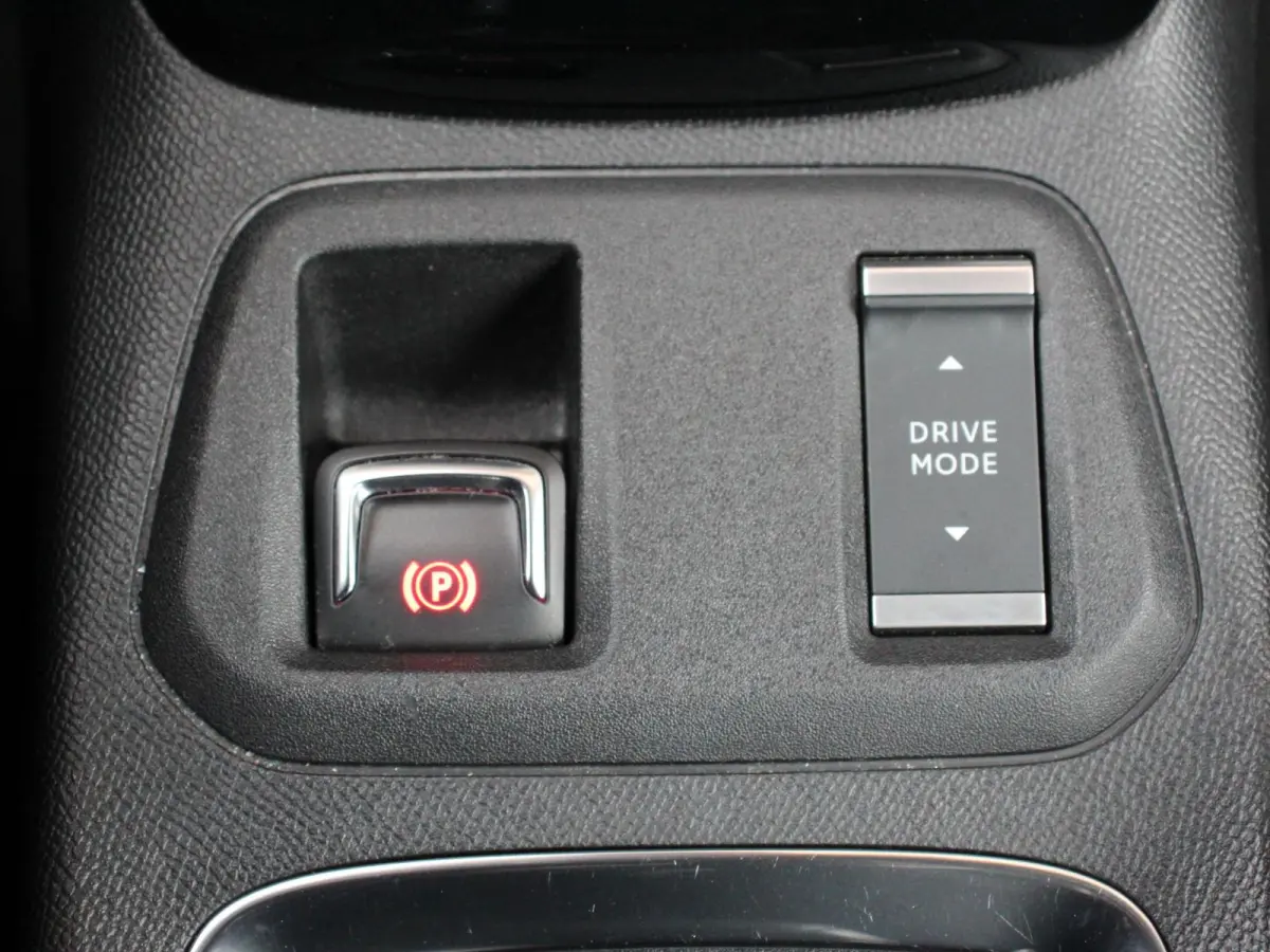 1.2 Turbo 100pk Automaat GS Navigatie Apple Carplay/Android Auto Digitale Cockpit Camera Parkeer sensoren Airco