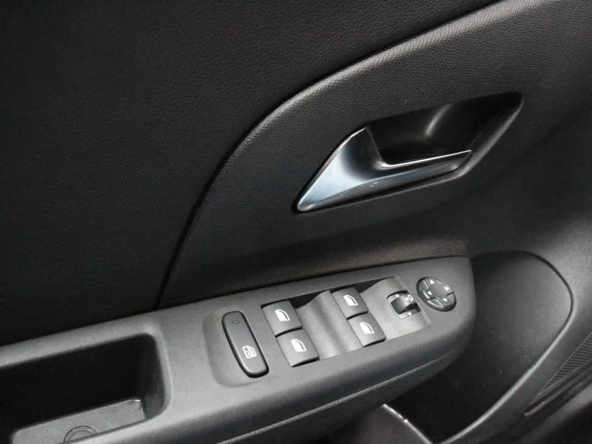 1.2 Turbo 100pk Automaat GS Navigatie Apple Carplay/Android Auto Digitale Cockpit Camera Parkeer sensoren Airco