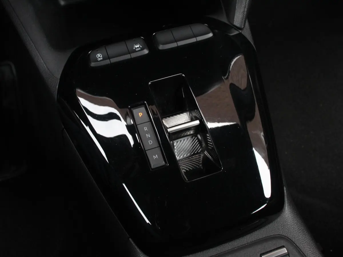 1.2 Turbo 100pk Automaat GS Navigatie Apple Carplay/Android Auto Digitale Cockpit Camera Parkeer sensoren Airco