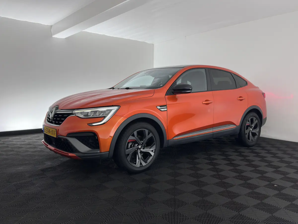 1.6 E-Tech Hybrid 145 R.S. Line (INCL-BTW) Aut. *LEATHER | FULL-LED | BLINDSPOT | CAMERA | BOSE-AUDIO | HEATED-SPORTSEATS | KEYLESS | AMBIENTLIGHT | DIGI-COCKPIT | PRIVACY-GLASS | NAVI-FULLM