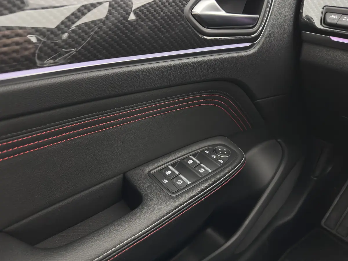 1.6 E-Tech Hybrid 145 R.S. Line (INCL-BTW) Aut. *LEATHER | FULL-LED | BLINDSPOT | CAMERA | BOSE-AUDIO | HEATED-SPORTSEATS | KEYLESS | AMBIENTLIGHT | DIGI-COCKPIT | PRIVACY-GLASS | NAVI-FULLM