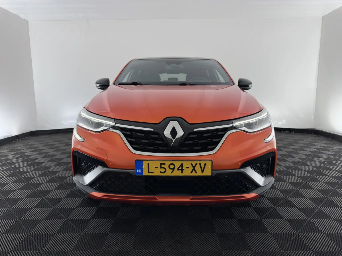1.6 E-Tech Hybrid 145 R.S. Line (INCL-BTW) Aut. *LEATHER | FULL-LED | BLINDSPOT | CAMERA | BOSE-AUDIO | HEATED-SPORTSEATS | KEYLESS | AMBIENTLIGHT | DIGI-COCKPIT | PRIVACY-GLASS | NAVI-FULLM
