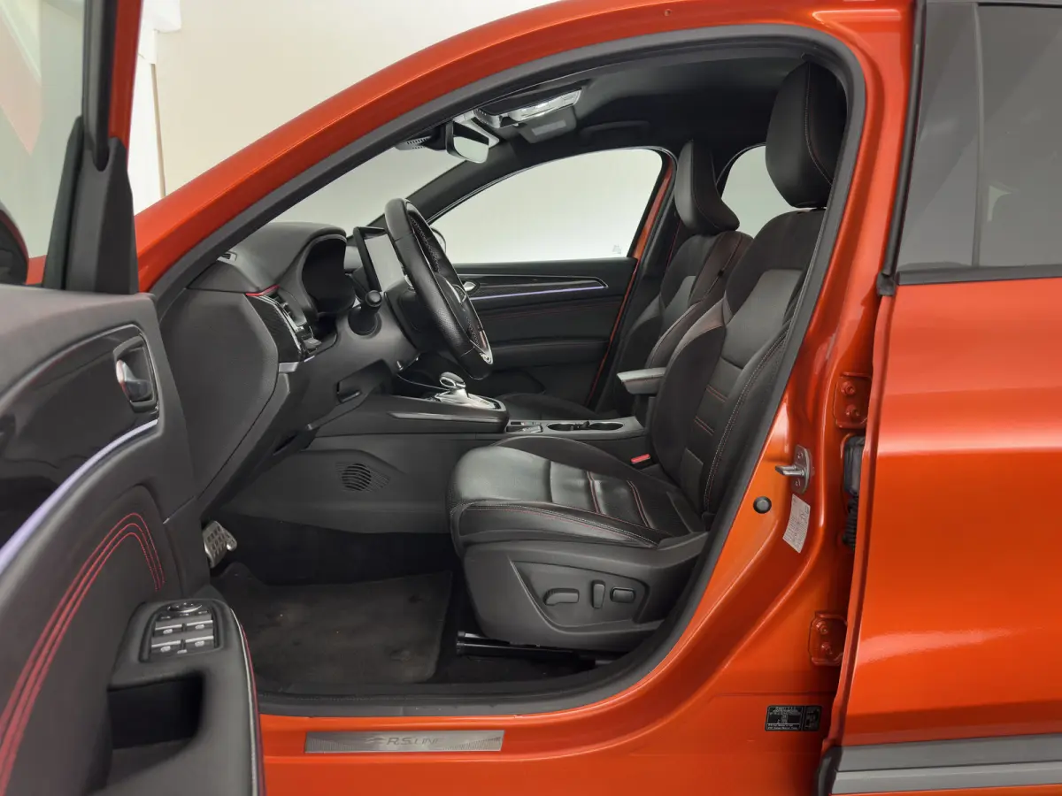 1.6 E-Tech Hybrid 145 R.S. Line (INCL-BTW) Aut. *LEATHER | FULL-LED | BLINDSPOT | CAMERA | BOSE-AUDIO | HEATED-SPORTSEATS | KEYLESS | AMBIENTLIGHT | DIGI-COCKPIT | PRIVACY-GLASS | NAVI-FULLM